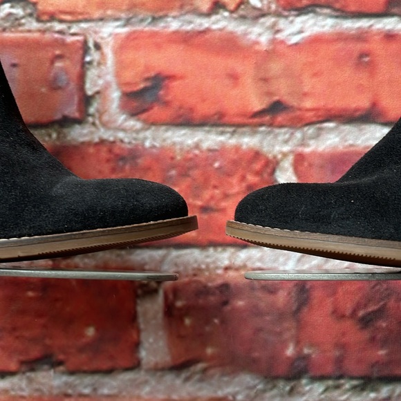 Black Suede Andre Assous Palmer Wedge Chelsea Western-Style Booties - Picture 9 of 17